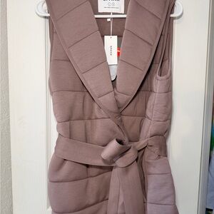 SPANX Quilted Mocha Mousse Air essential 
 Sleeveless Belted Vest